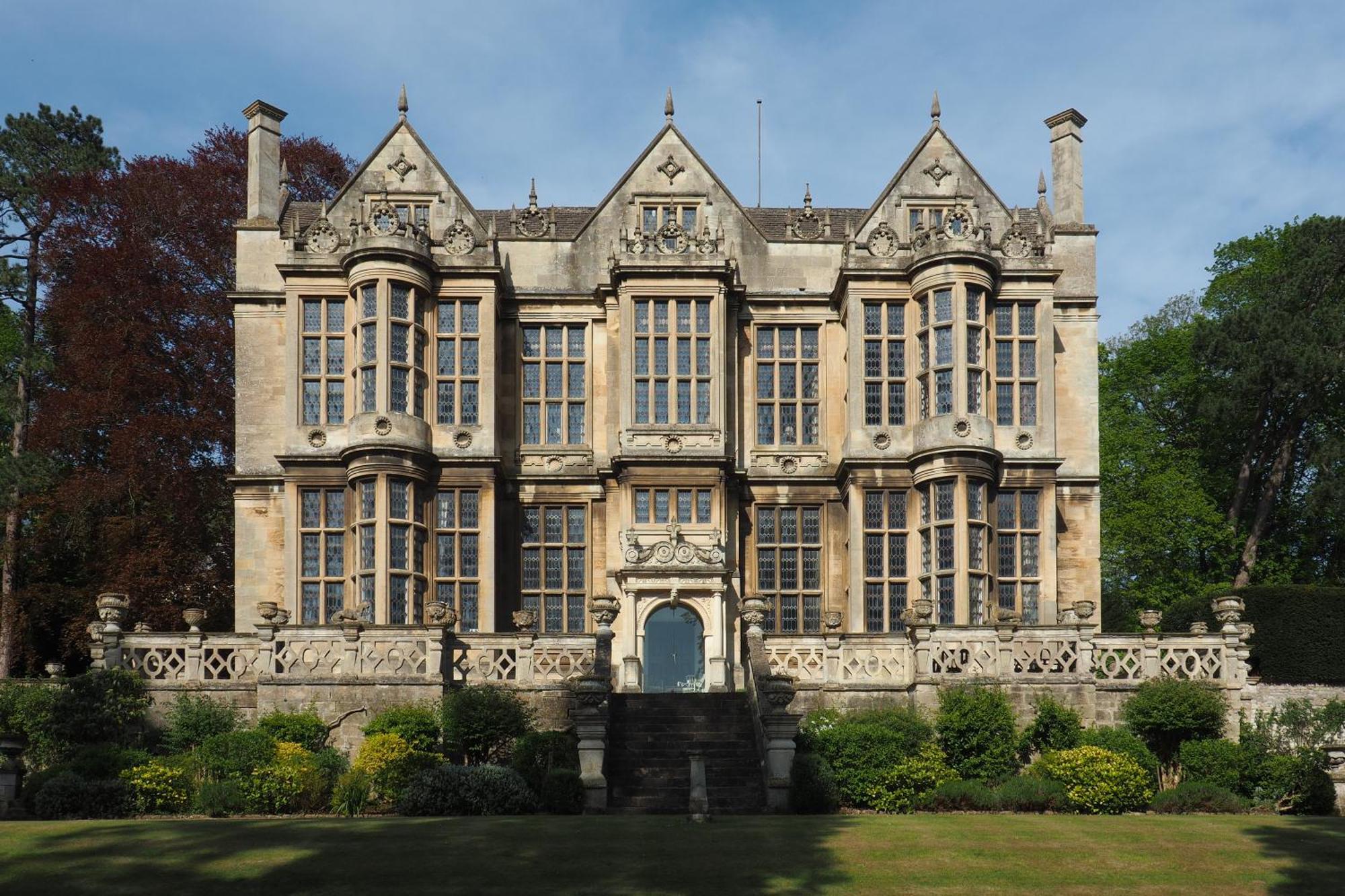 The Hall - Historic Grade I-Listed Jacobean Mansion 埃文河畔布拉德福 外观 照片
